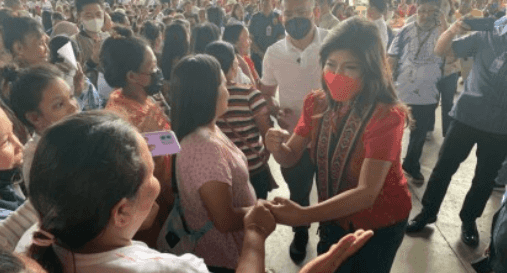 Imee Marcos heads AICS distribution in Agusan Norte