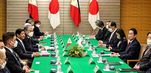 Japan, Philippines pledge closer security ties amid China tensions