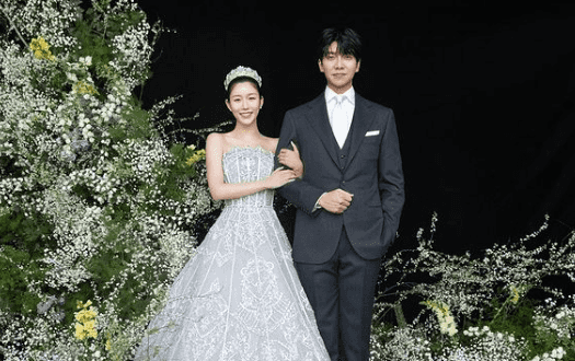 Lee Seung-gi, Lee Da-in welcome first child