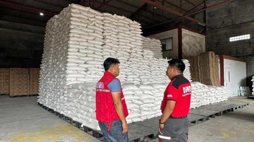 Mayon evacuees receives rice from Japan