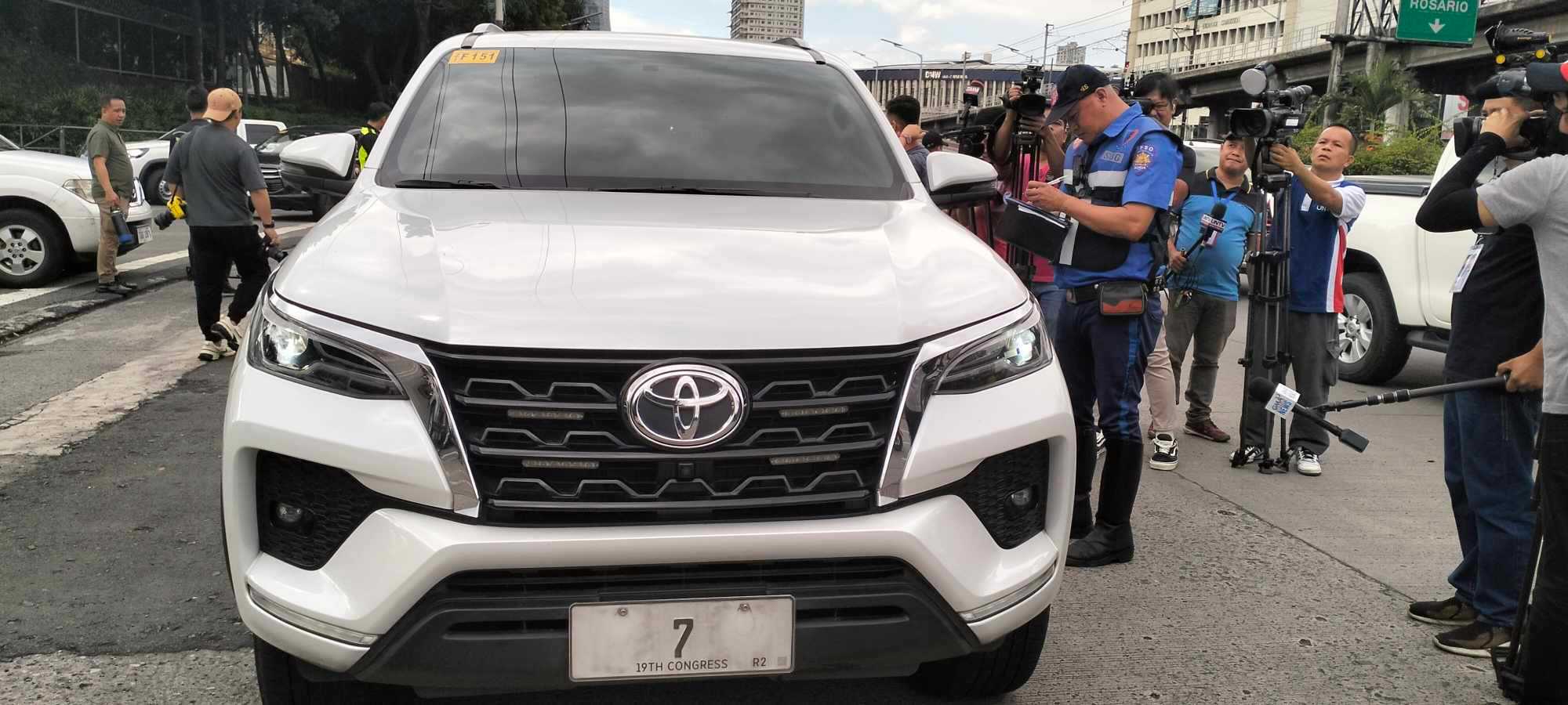 MMDA apprehends Senator's vehicle in EDSA busway