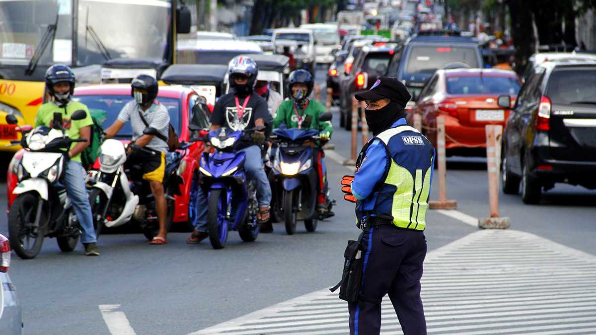 MMDA extends dry run of exclusive motorcycle lane
