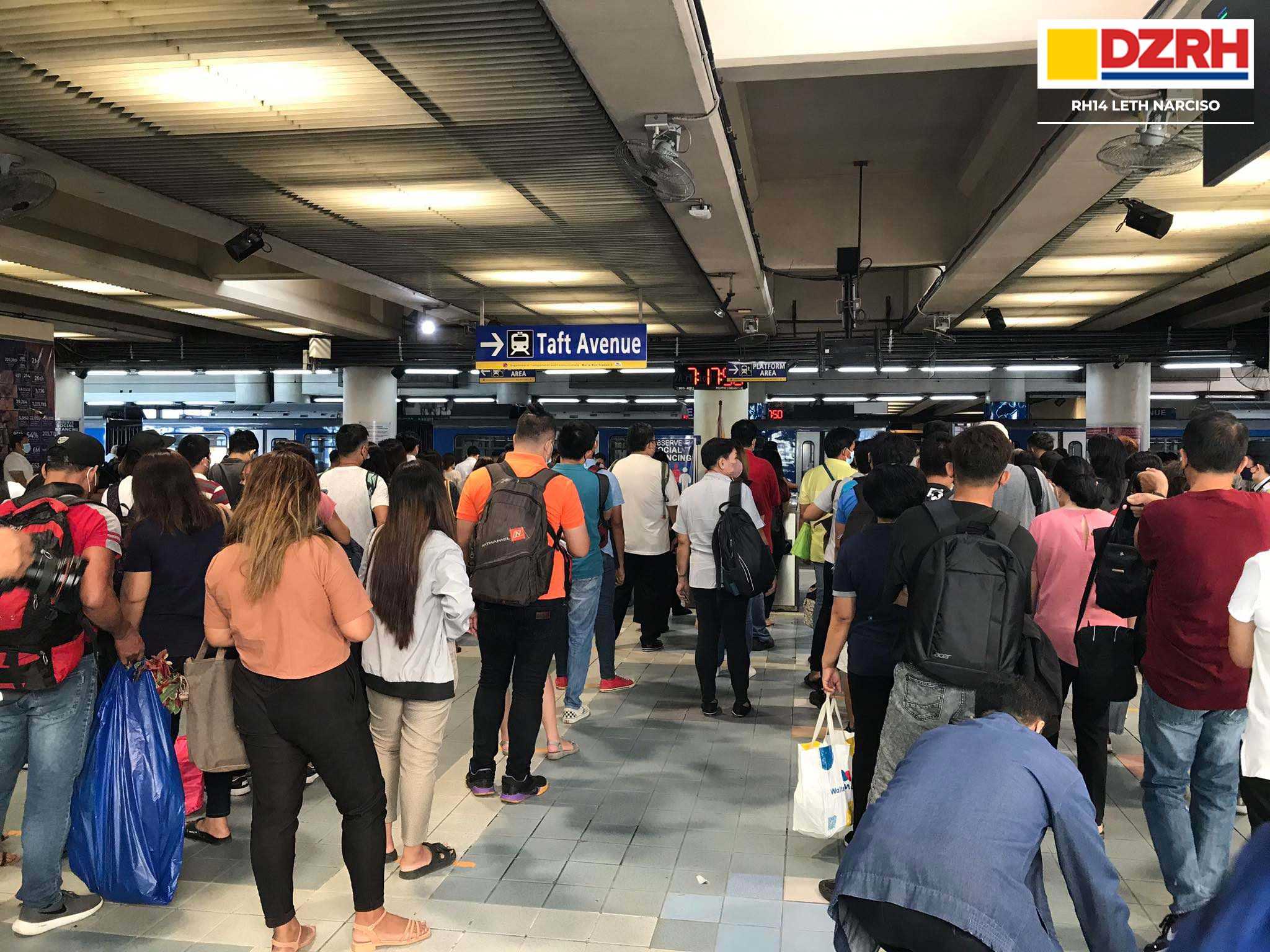 MRT-3 offers libreng sakay to young passengers today in celebration of National Children's Month