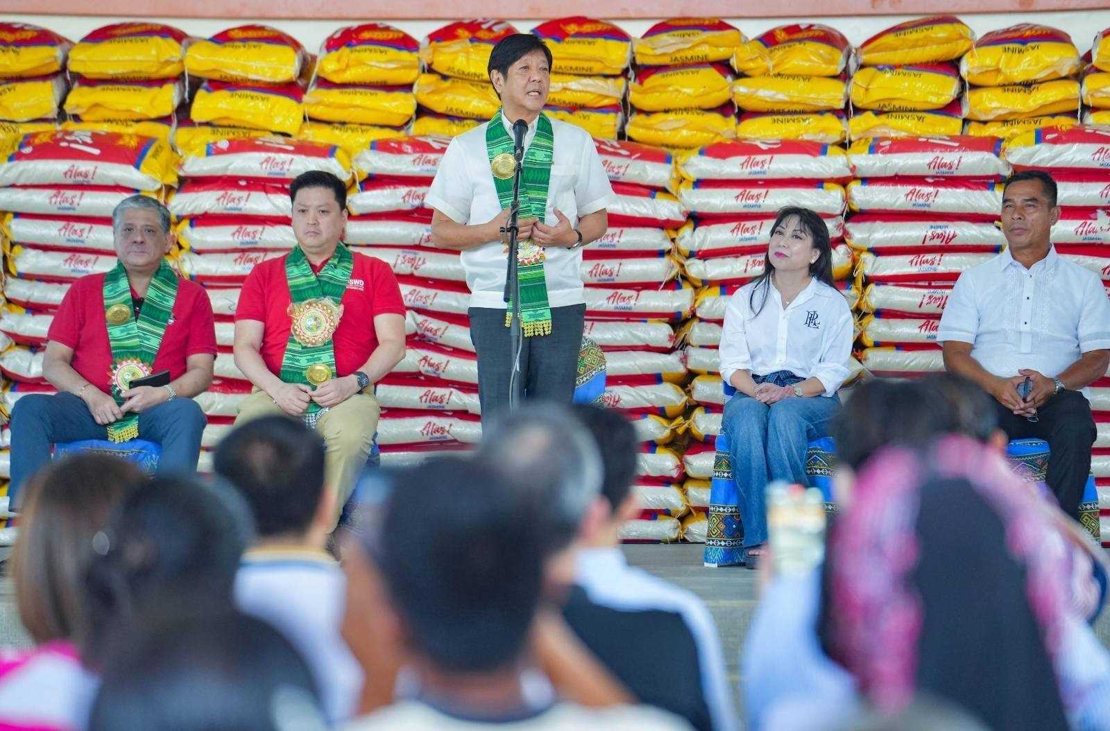 PBBM distributes rice in Cavite