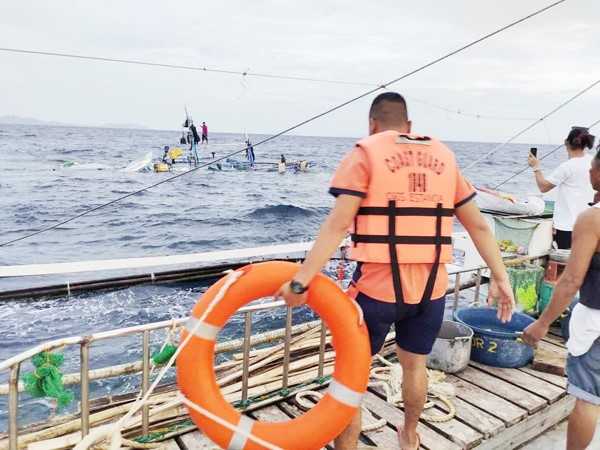 PCG rescues 7 fishermen from capsized boat in Masbate