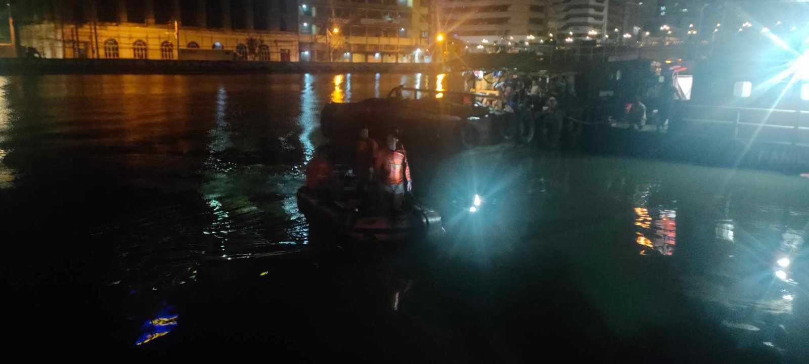 PCG retrieves dead body at Pasig river