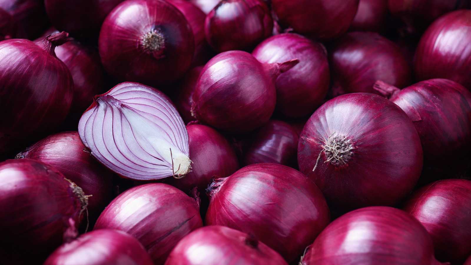 Red onions hit P600 per kilo, DA says