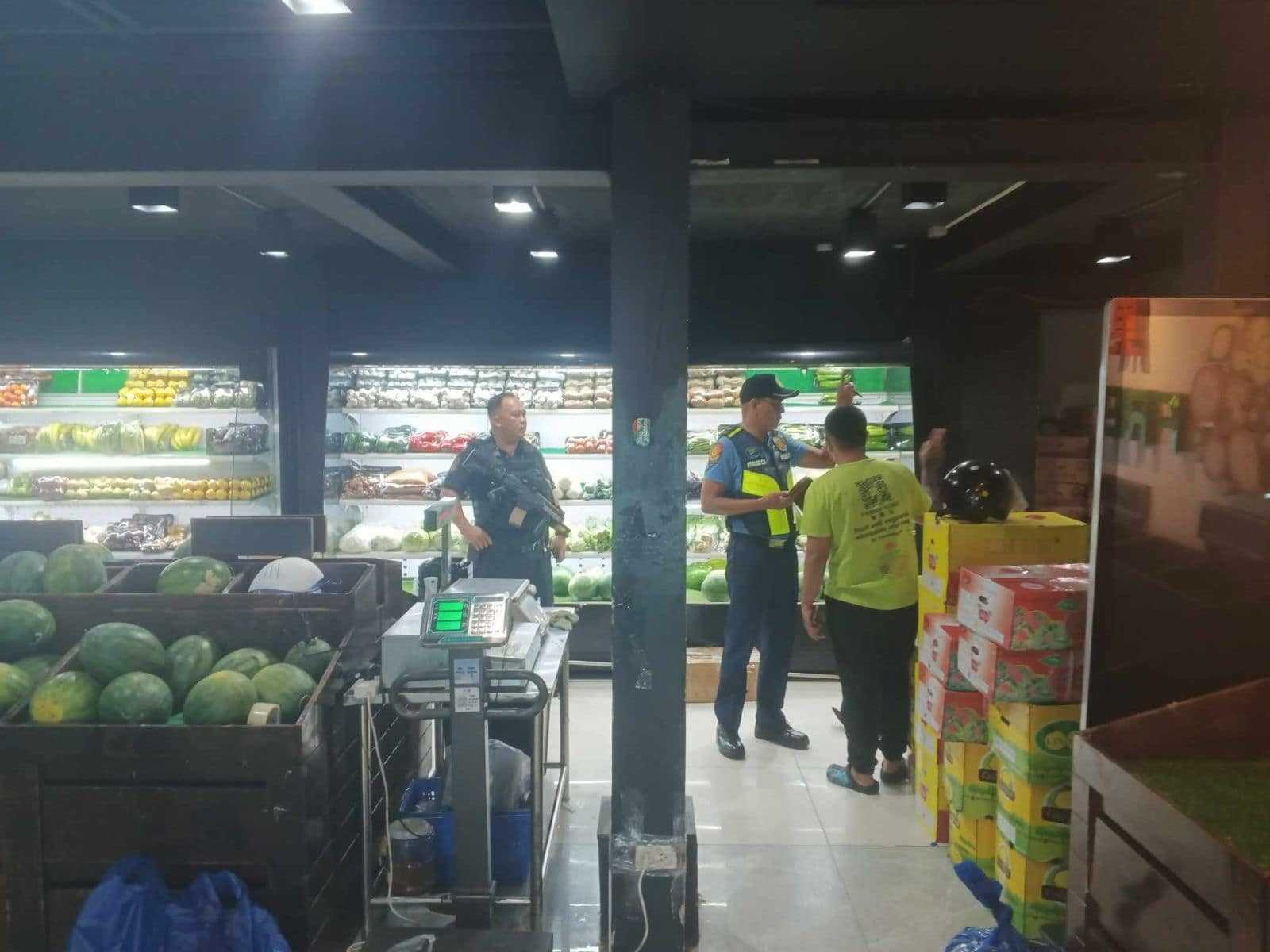 Robbery suspect shot dead by security guard at Makati City fruit store