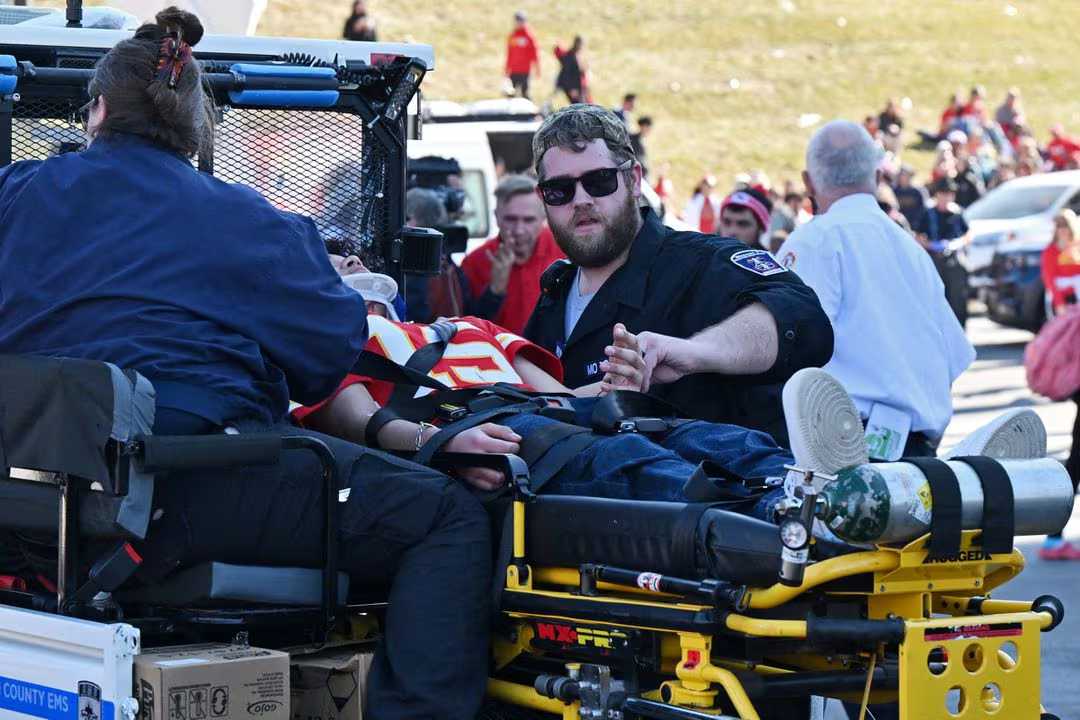 Shooting near Kansas City Super Bowl victory rally kills at least one, injures 21