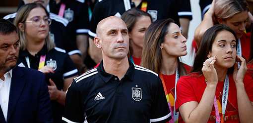 Soccer-Rubiales' behaviour 'inappropriate', says UEFA's Ceferin