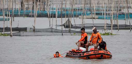 Typhoon Doksuri roars into China, destroys power lines, uproots trees