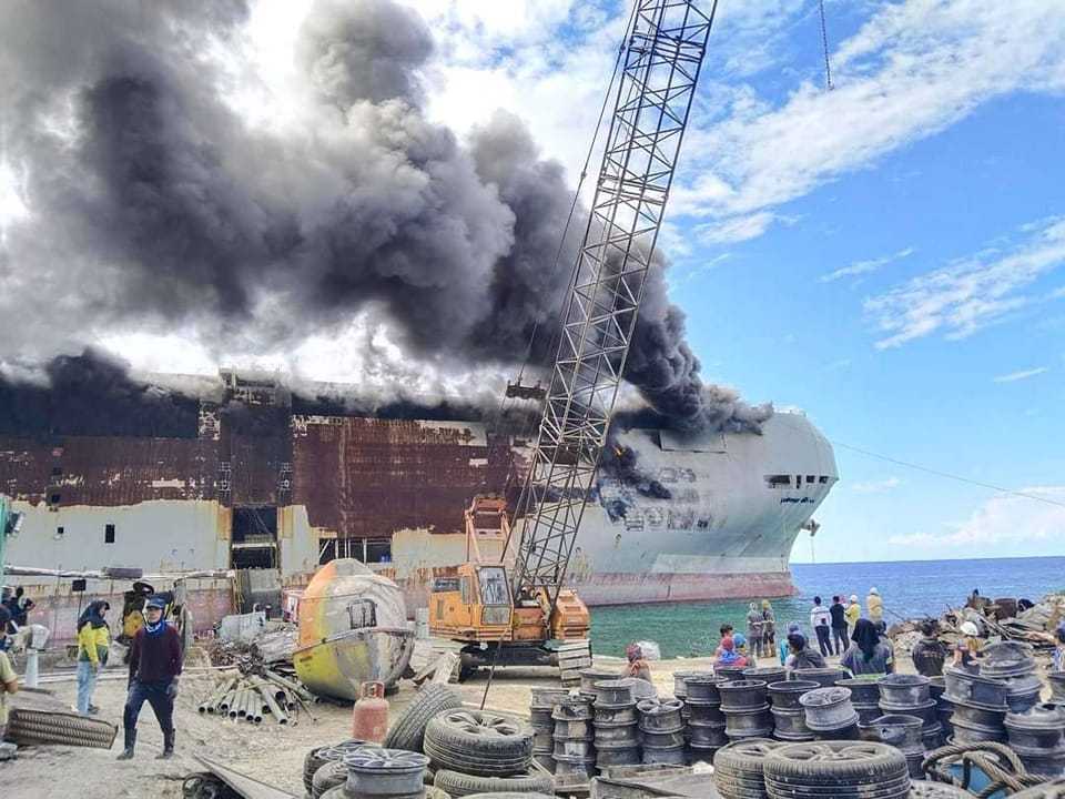 PCG: Vessel in Lapu-Lapu City catches fire