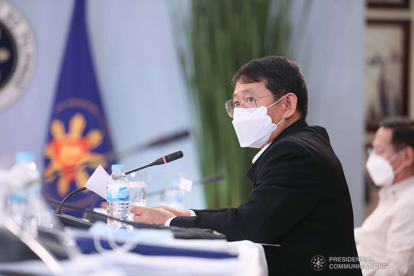 Face shields could be reimposed if Omicron enters PH — Año