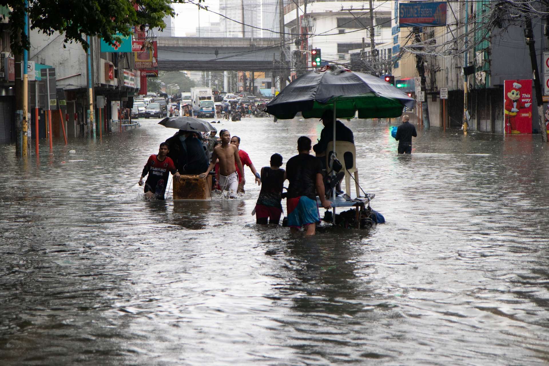 Palace orders suspension of classes, gov't offices in NCR, Region 3, CALABARZON