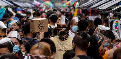 Face shield no longer required outdoors except crowded areas