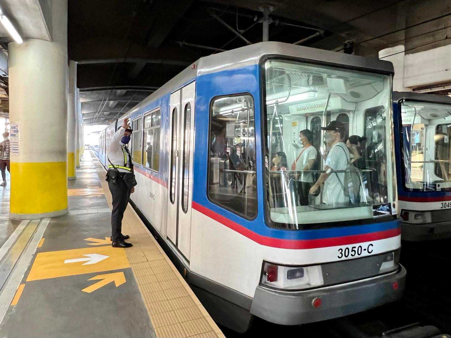 MRT-3 offers free train rides from March 28 to April 30