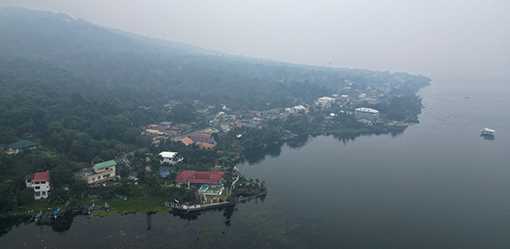 Philippines issues health warning as capital hit by smog, volcanic gas