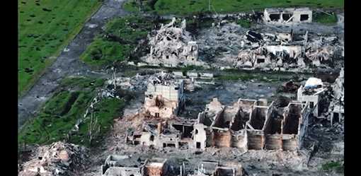 Russians ease attacks in eastern Ukraine, shattered town may still be held by Kyiv