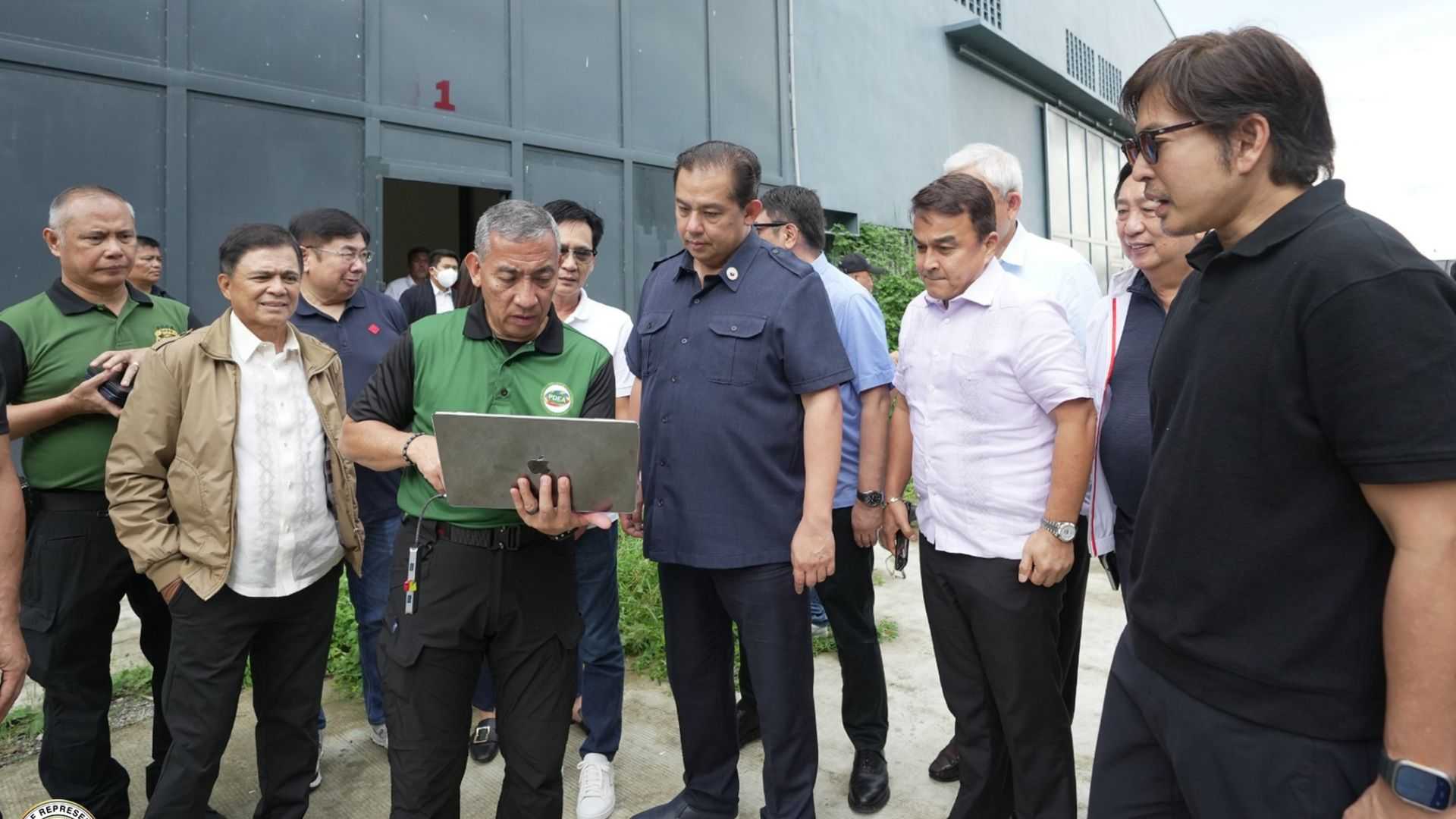 Solons inspect POGO hubs in Bamban and Porac