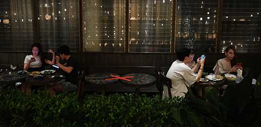 Thailand to allow clubs, bars to stay open longer to boost tourism