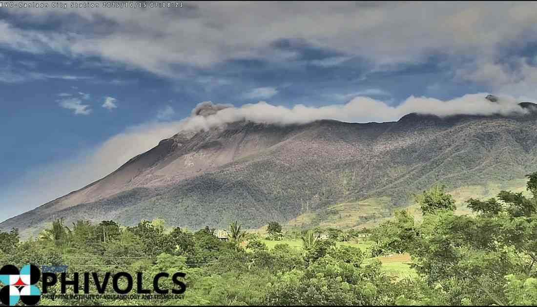 Mt. Kanlaon emits ash for second time this week; PNP reinforces danger zone ban