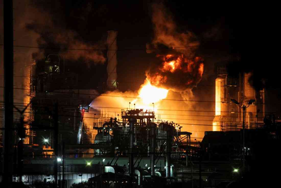 Chevron to make adjustments to Los Angeles refinery following large fire
