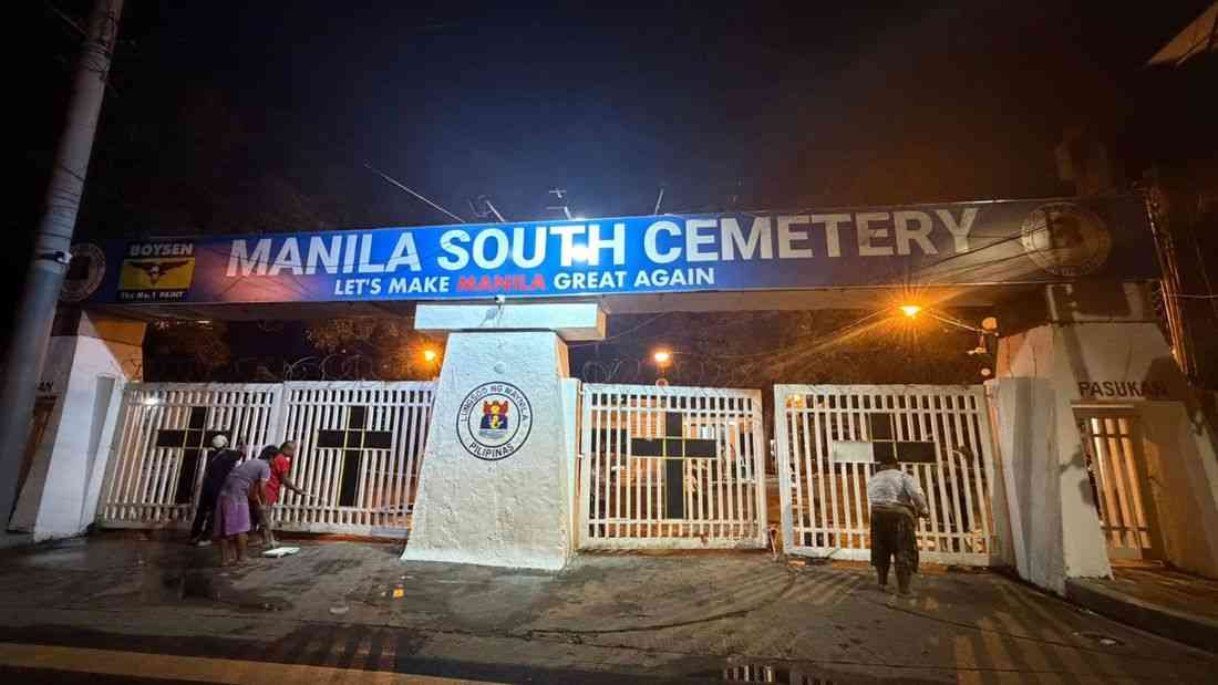 Manila South Cemetery sees early influx of visitors for Undas 2025, up to 1 million visitors expected