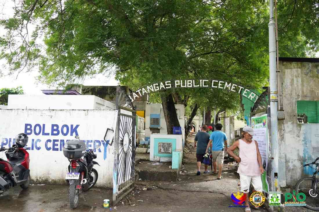 Visitors in Batangas cemeteries observe All Saints’ Day peacefully, no incidents reported