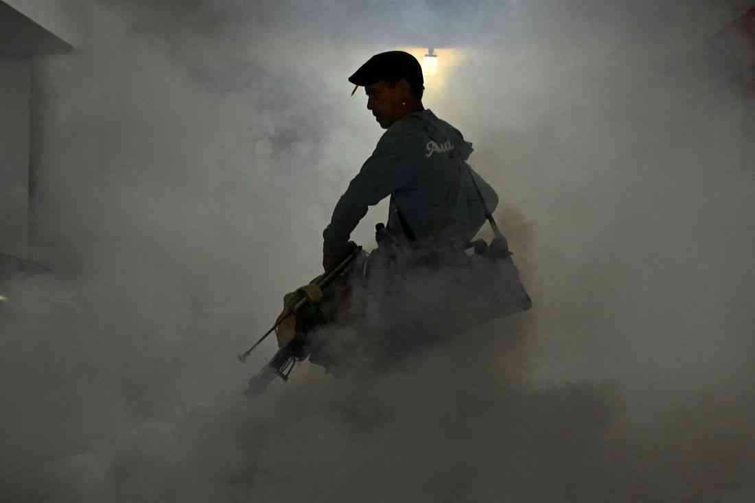 Cuba says 33 have died of mosquito-borne illnesses as epidemic rages