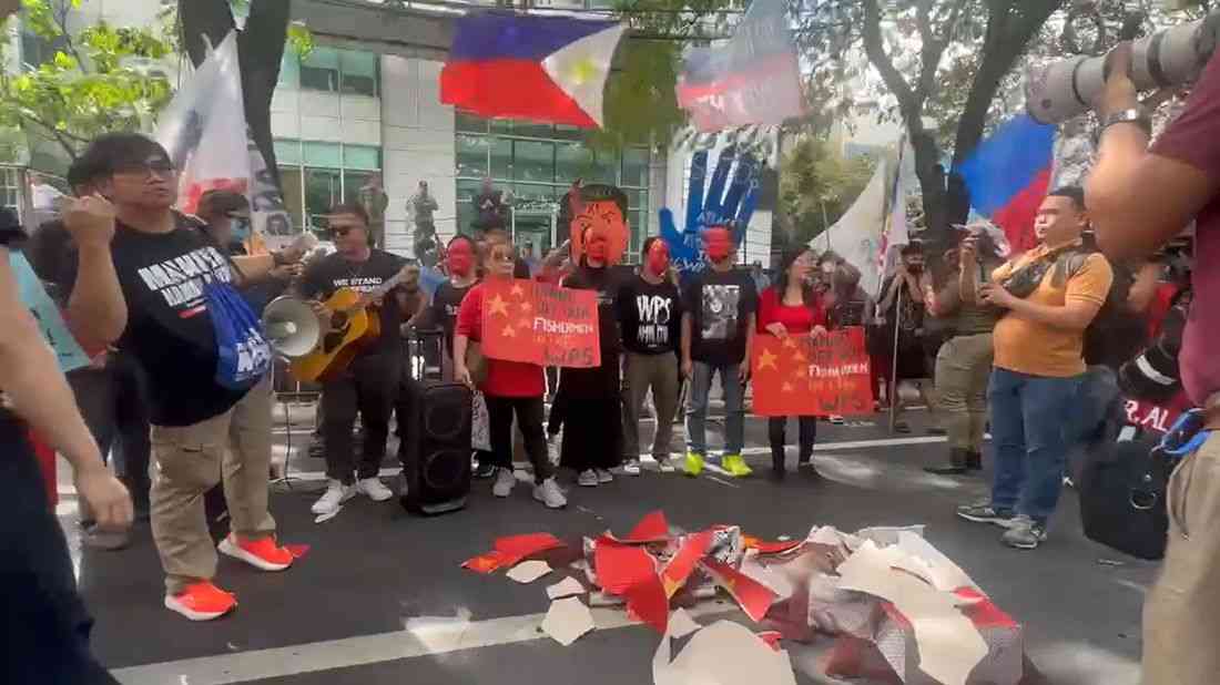 Filipino protesters condemn China Coast Guard water cannon attack at Escoda Shoal