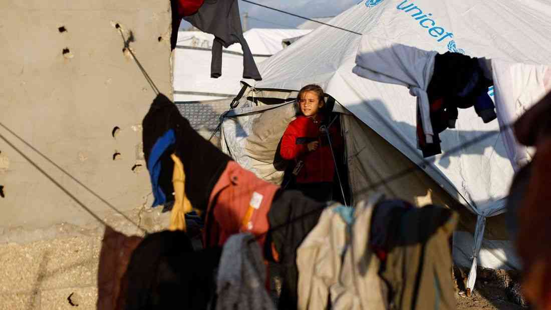 Israel orders Gaza families to move in first forced evacuation since ceasefire