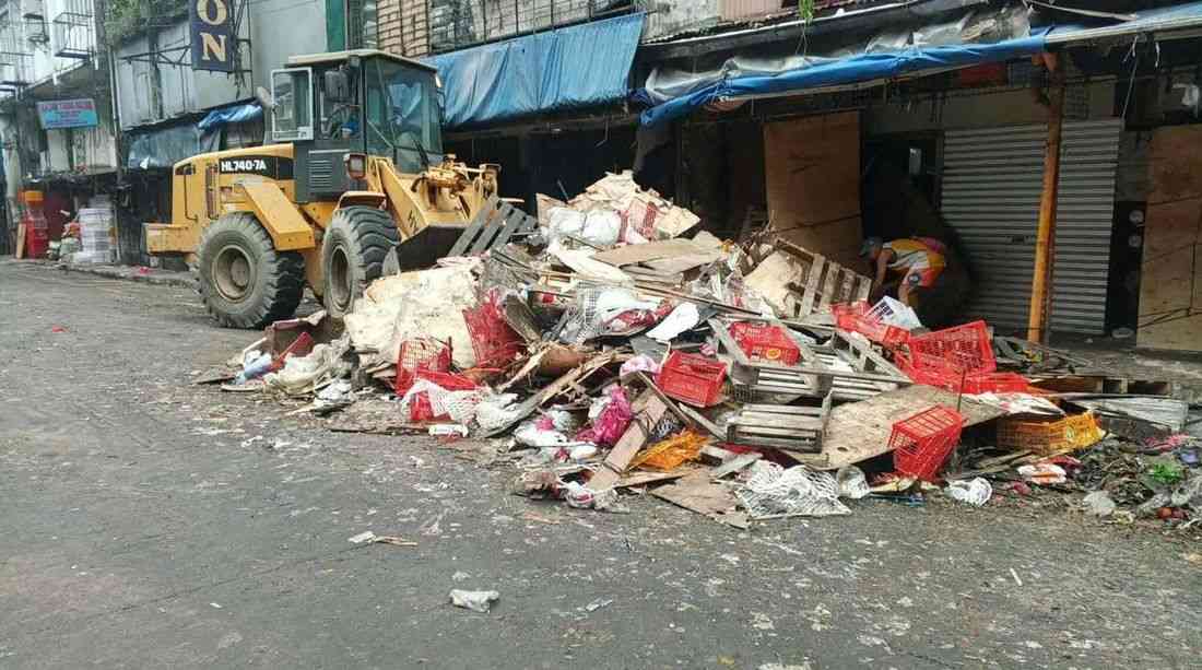 Manila collects 956 metric tons of trash during New Year