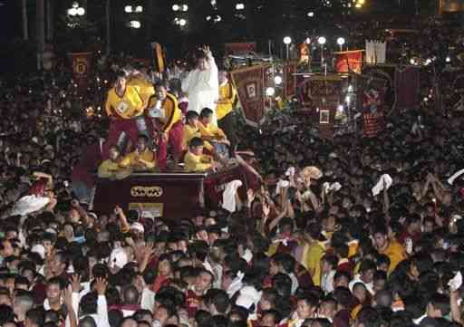 Quiapo Church bans devotees from climbing Traslacion carriers, urges public safety and peaceful devotion