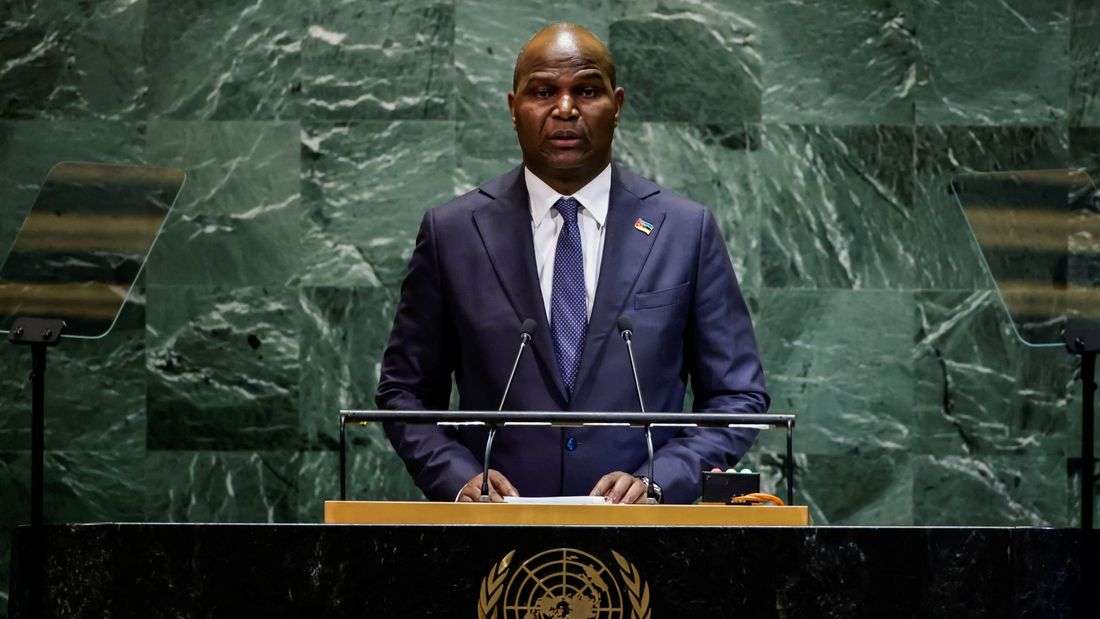 Mozambique floods force thousands to flee as rising waters cut off communities