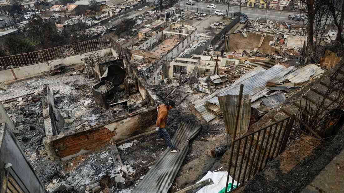 Chile wildfires kill 19 amid extreme heat; scores evacuated