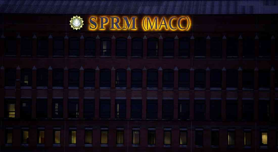 Malaysia detains former army chief in military contract bribery probe