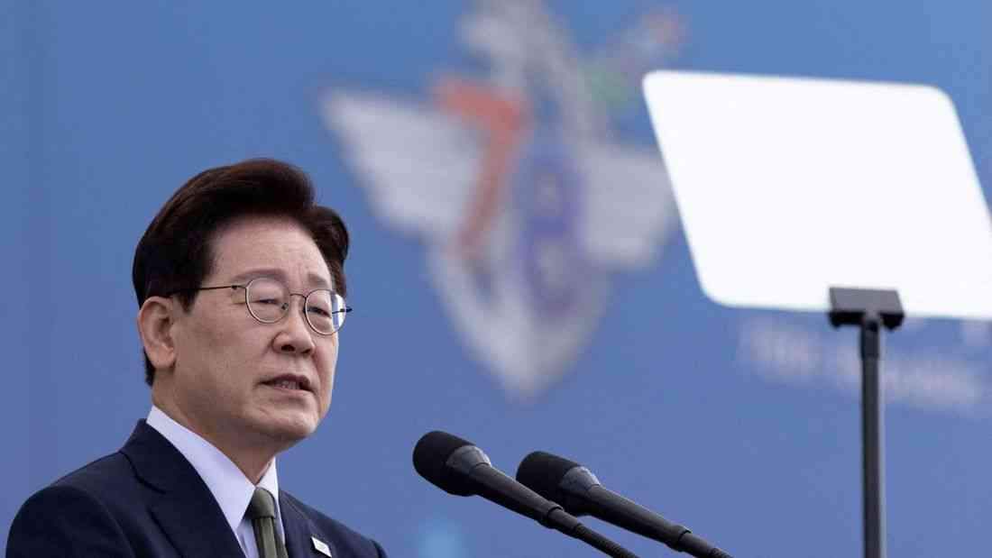 South Korea's Lee says country cannot avoid raising interest rates