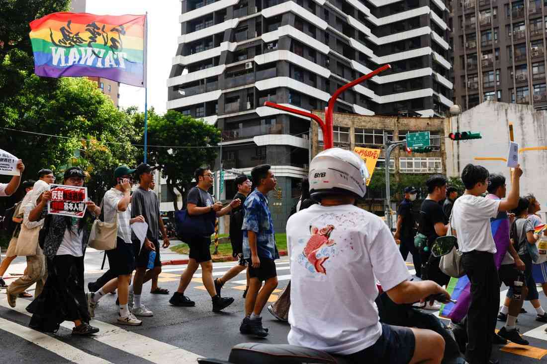 Rare police raid of Taipei gay bar sparks angry protest