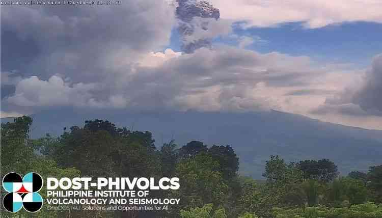 Kanlaon Volcano logs 'moderately explosive eruption' — PHIVOLCS