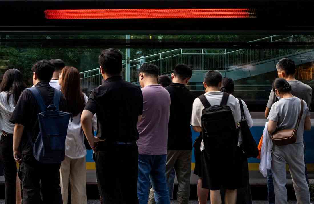 The fake commute: How China's unemployed save face