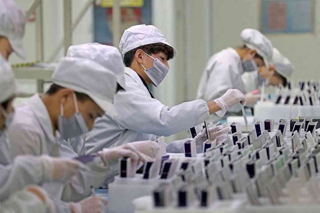 China's solar panel exports extend slump in September