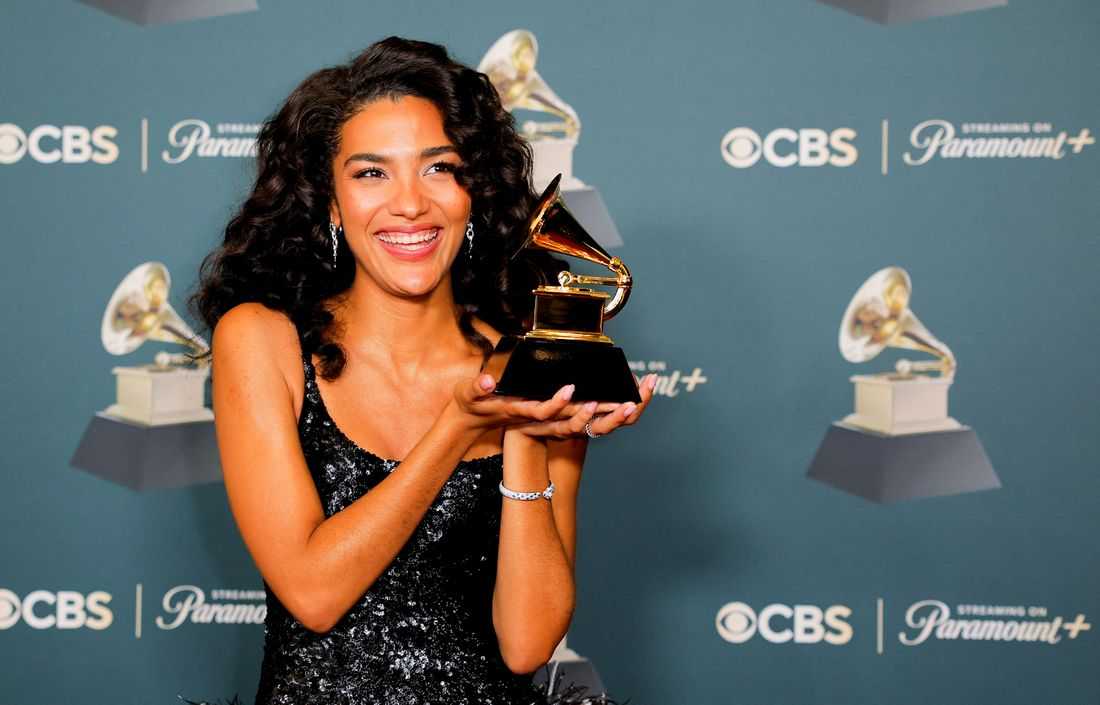 Olivia Dean takes home best new artist Grammy