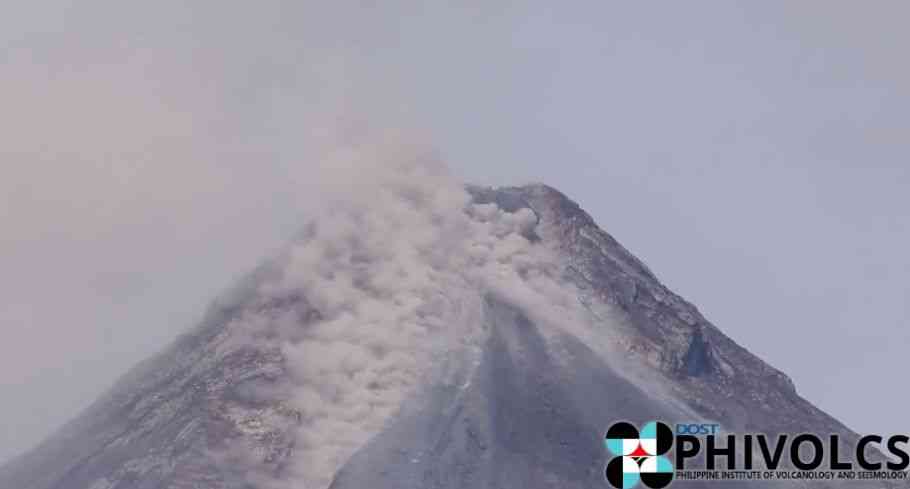 Phivolcs: Lava effusion, lava flow observed in Mayon, alert level 3 remains