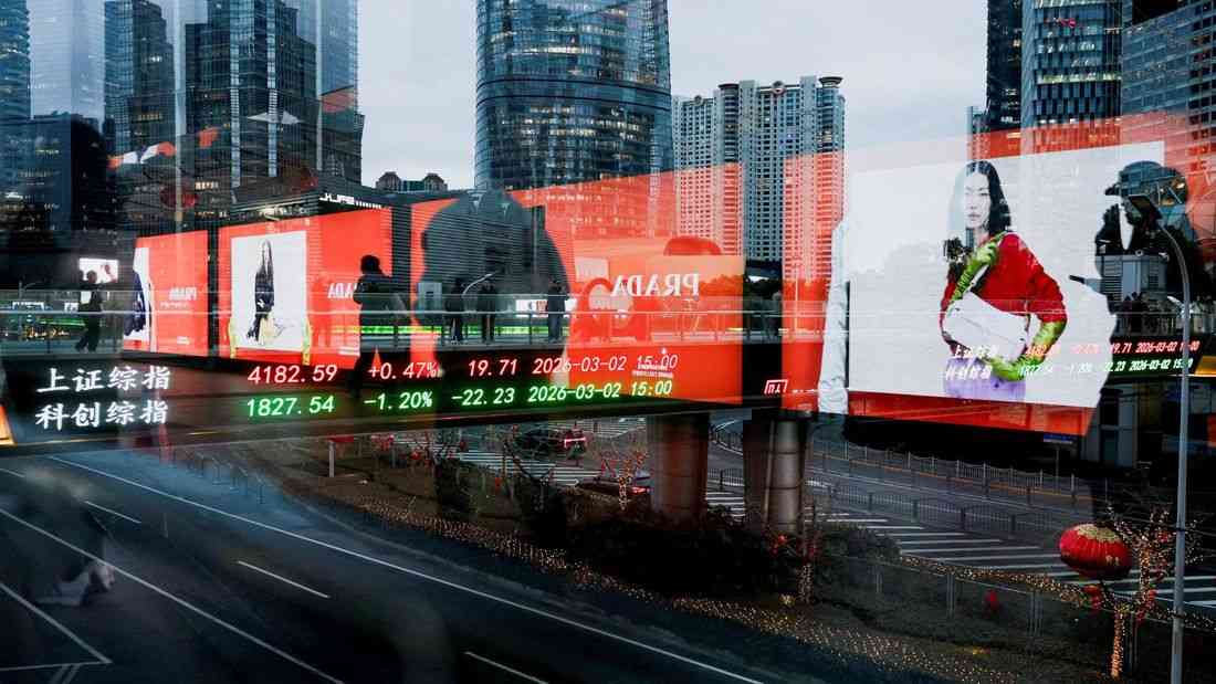 Stocks skid to four-month low as oil shock spooks investors