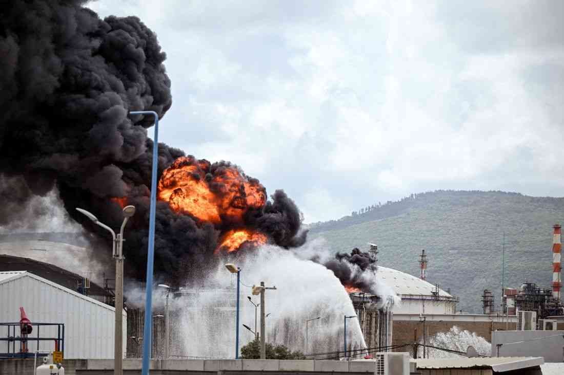 Giant oil tanker off Dubai hit by Iranian strike, Trump threatens to obliterate Iran energy, oil plants