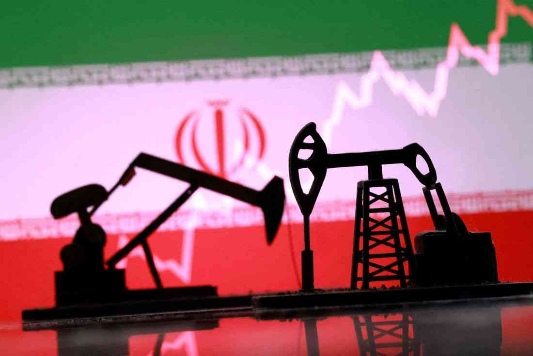 US allows 30-day sale of Iran oil at sea in bid to tame prices
