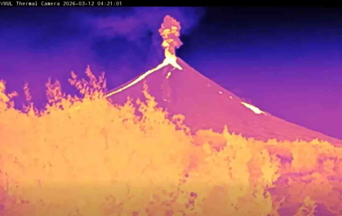 Mayon logs 253 volcanic quakes, 297 rockfalls; Alert Level 3 stays — Phivolcs