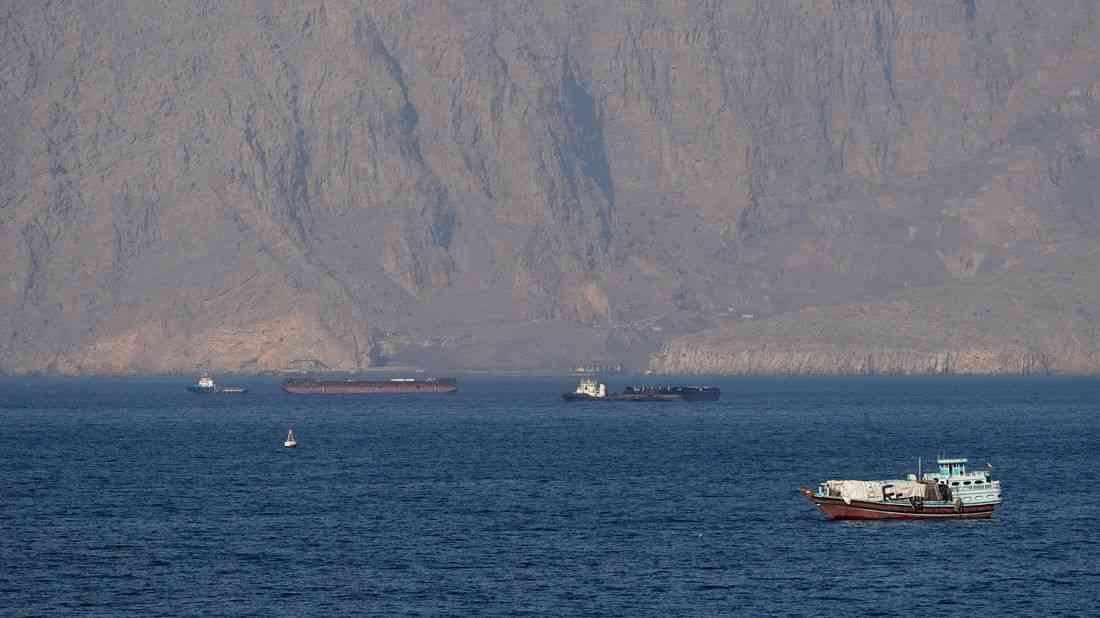 More than 20 vessels pass Strait of Hormuz on Saturday, Kpler data shows