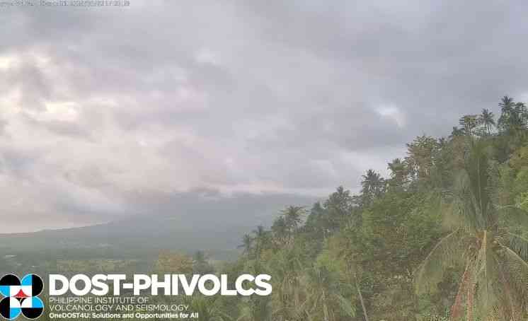 Mayon Volcano emits ‘uson’; Ashfall hits parts of Albay