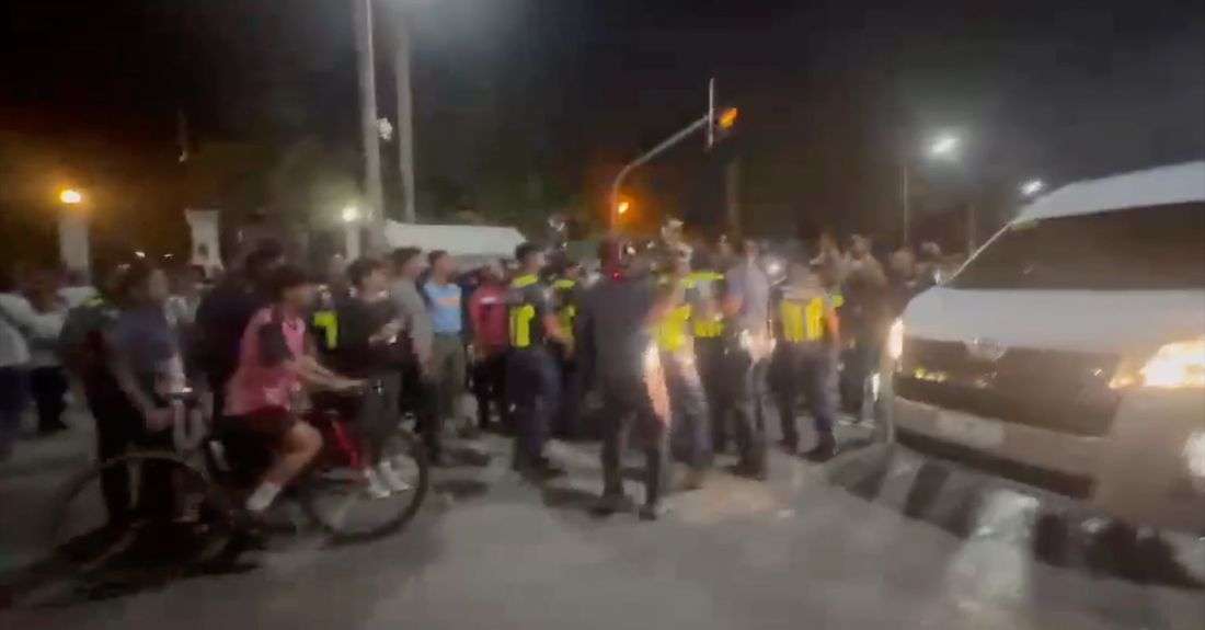 Tensions escalate outside Senate as 'aggressive' Duterte, Dela Rosa supporters clash with police barricades